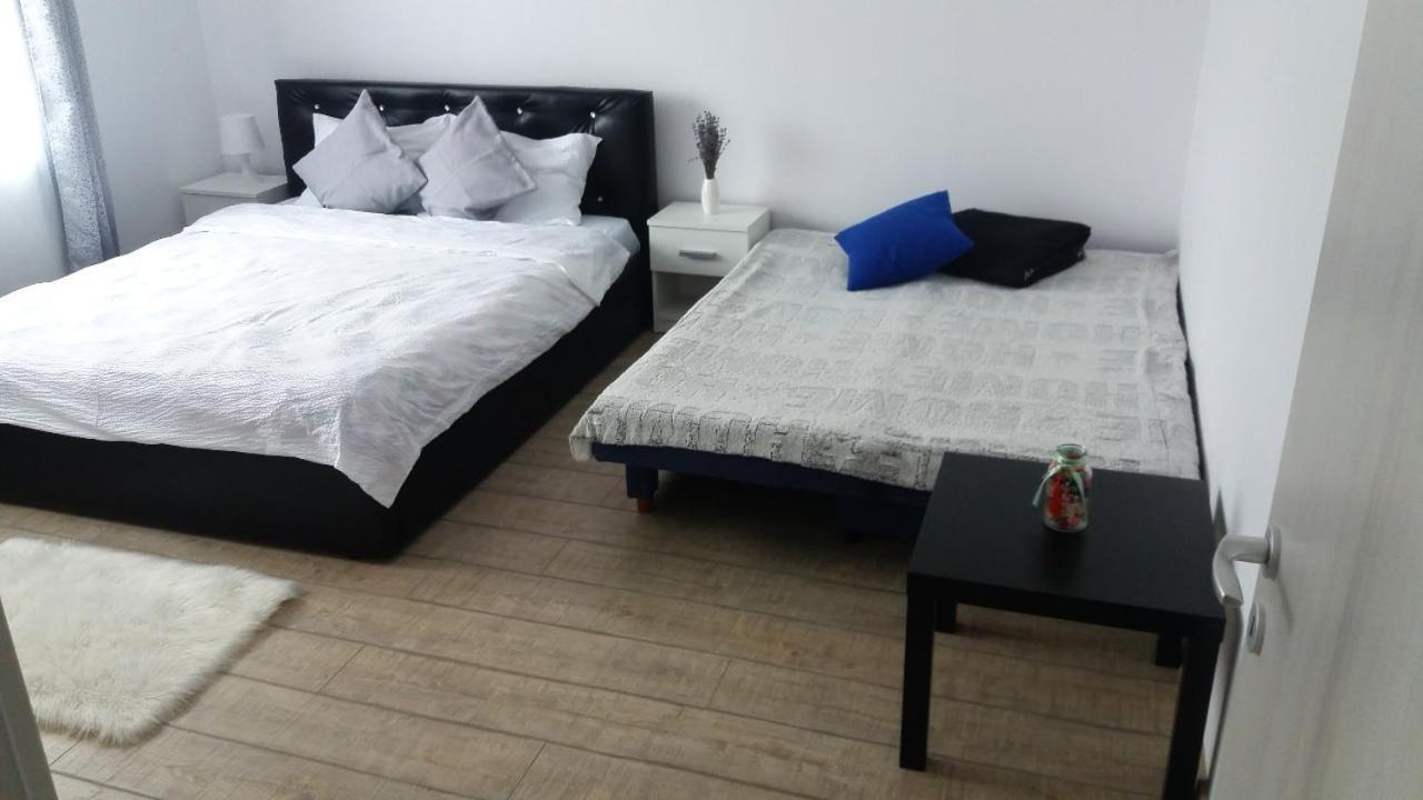 Cazare Apartament Rasnov Lägenhet Exteriör bild